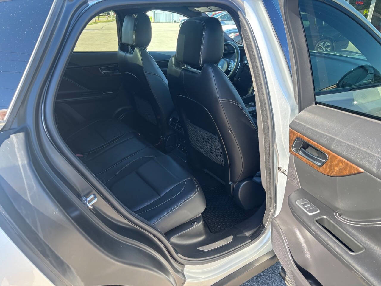 Used 2019 Jaguar F-PACE R-Sport AWD/4WD image 18