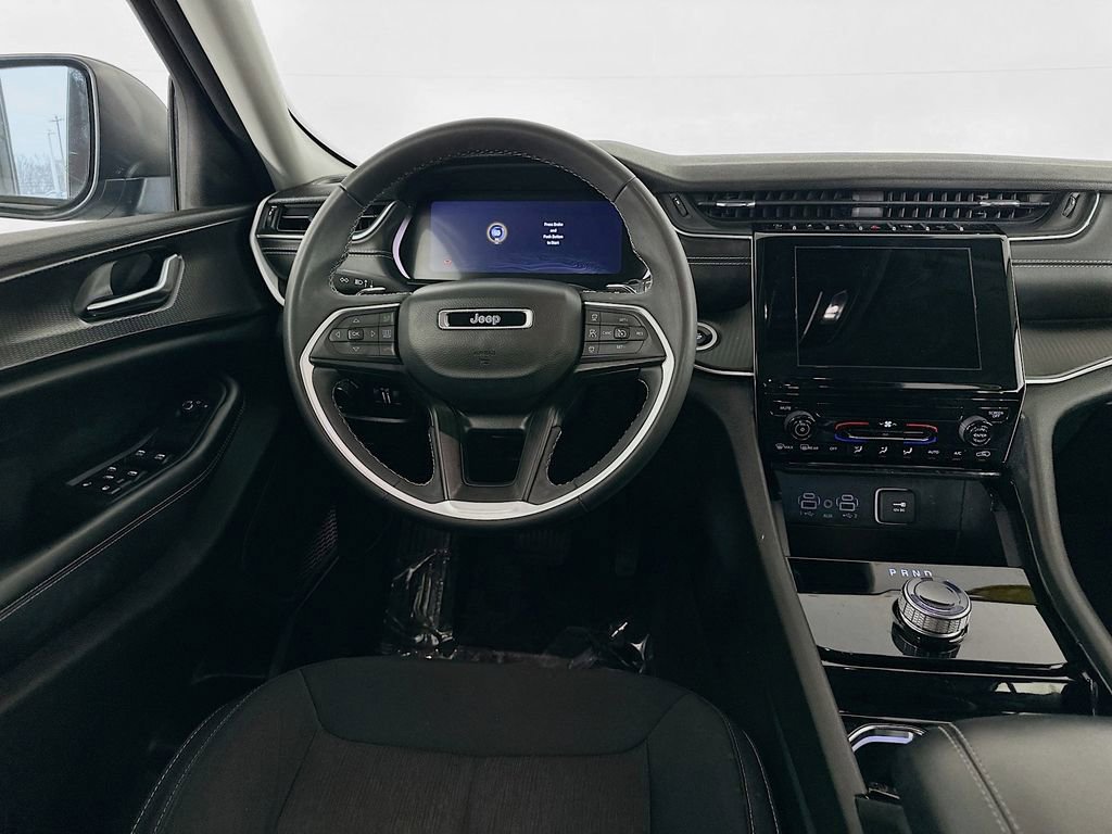 Certified 2023 Jeep Grand Cherokee L Laredo image 31