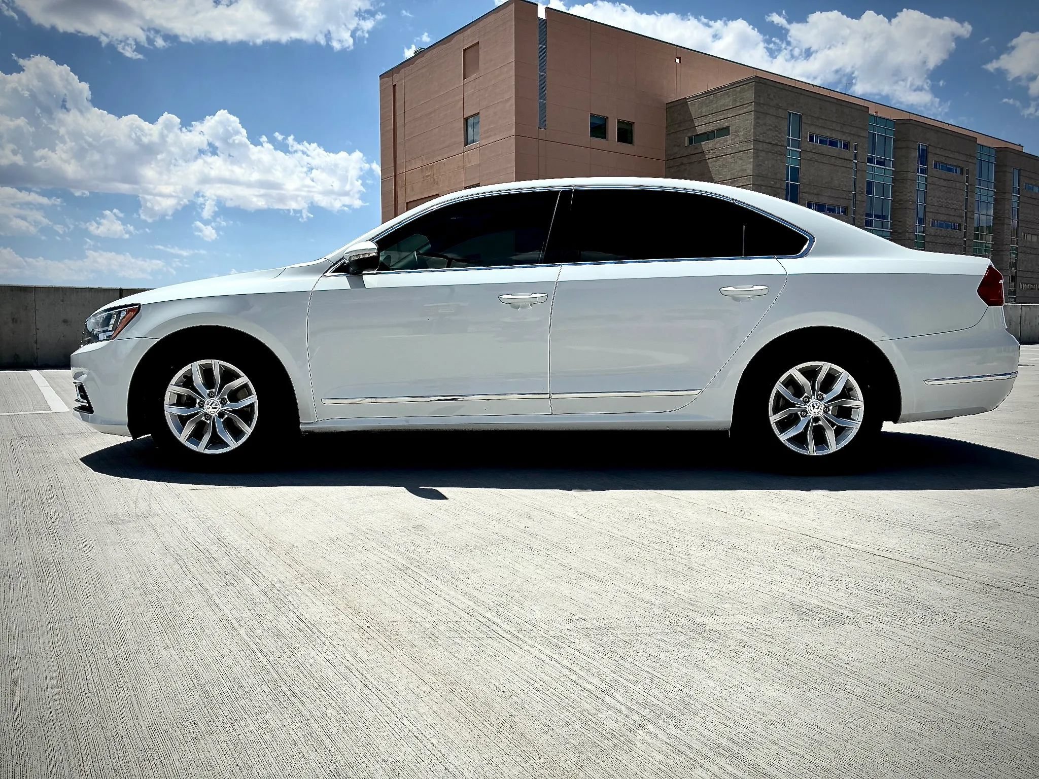 Used 2016 Volkswagen Passat 1.8T S FWD image 2