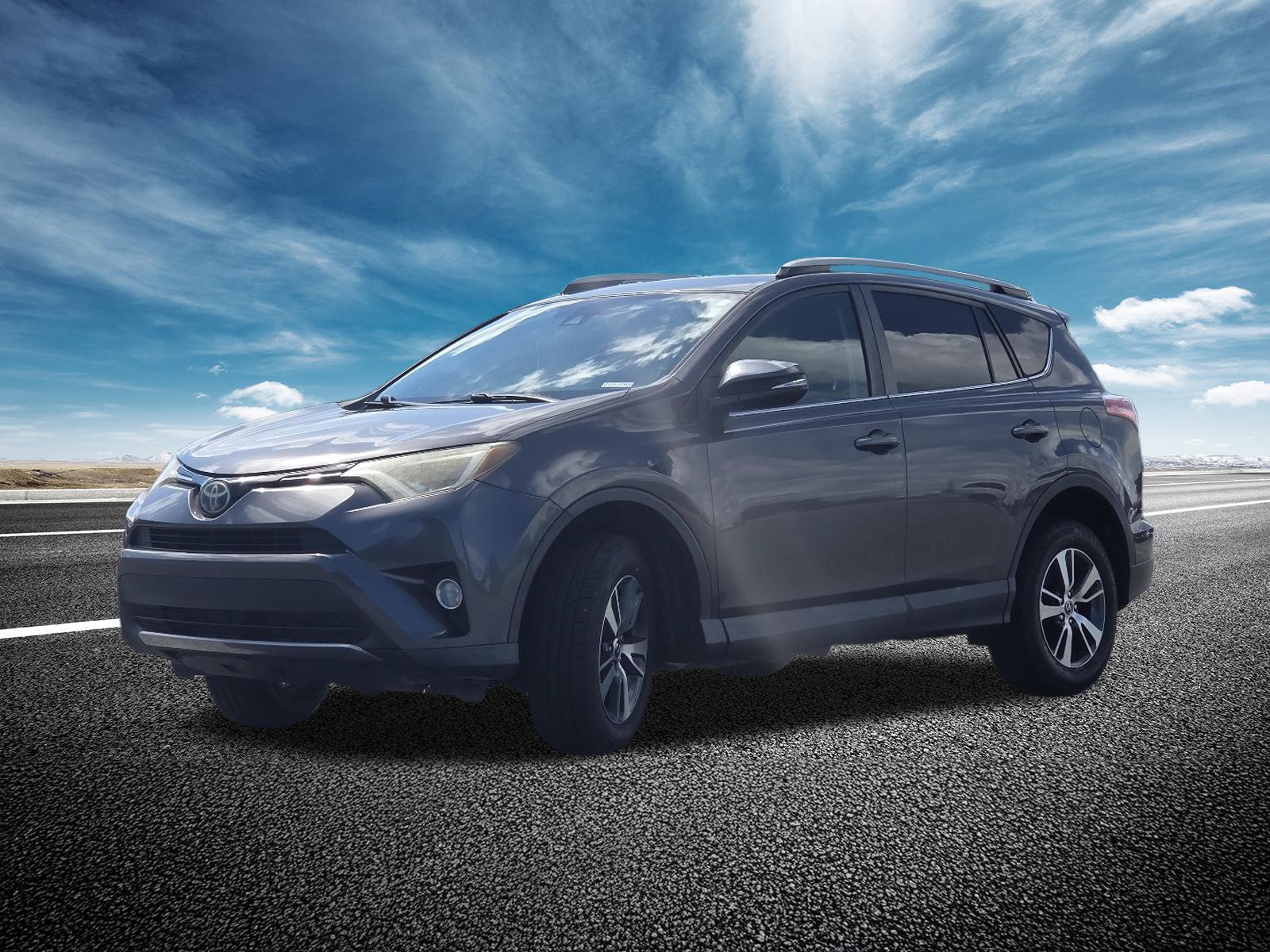 Used 2018 Toyota RAV4 XLE w/ Plus Extra Value Package FWD image 11
