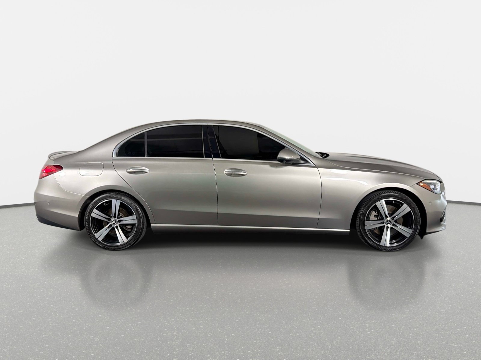 Used 2022 Mercedes-Benz C 300 Sedan image 2