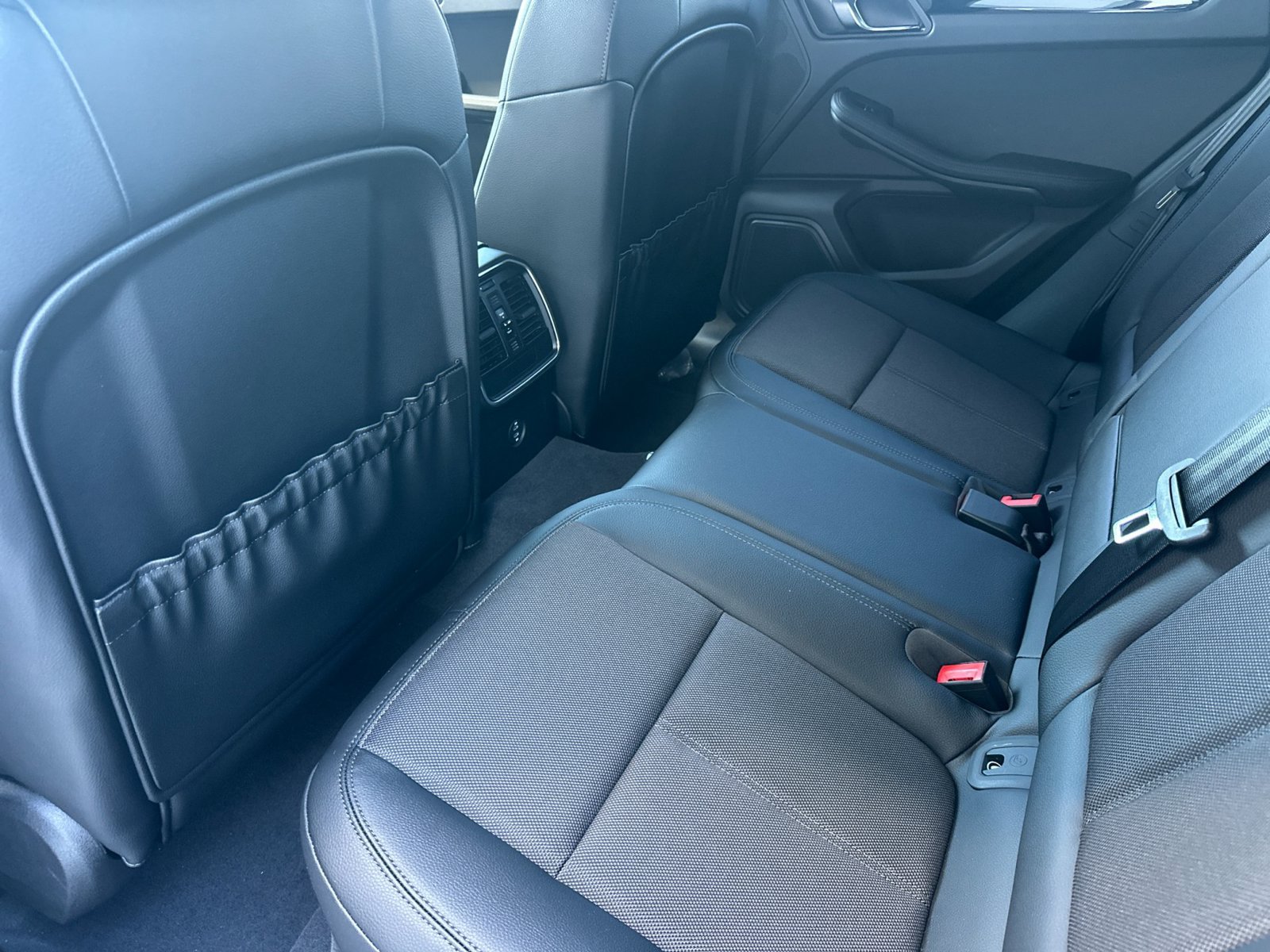 New 2026 Porsche Macan AWD/4WD image 14