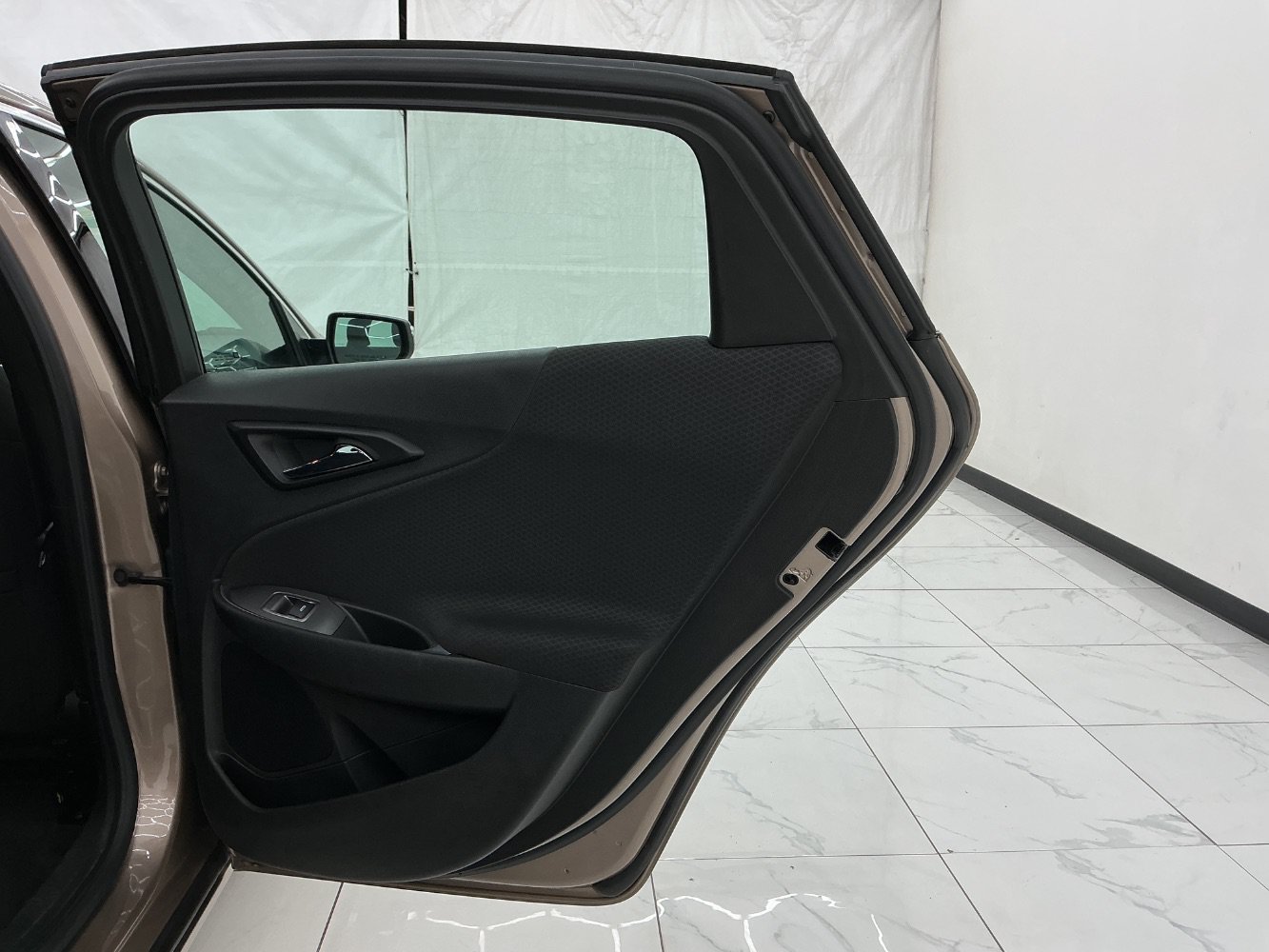 Used 2018 Chevrolet Malibu LT FWD image 25