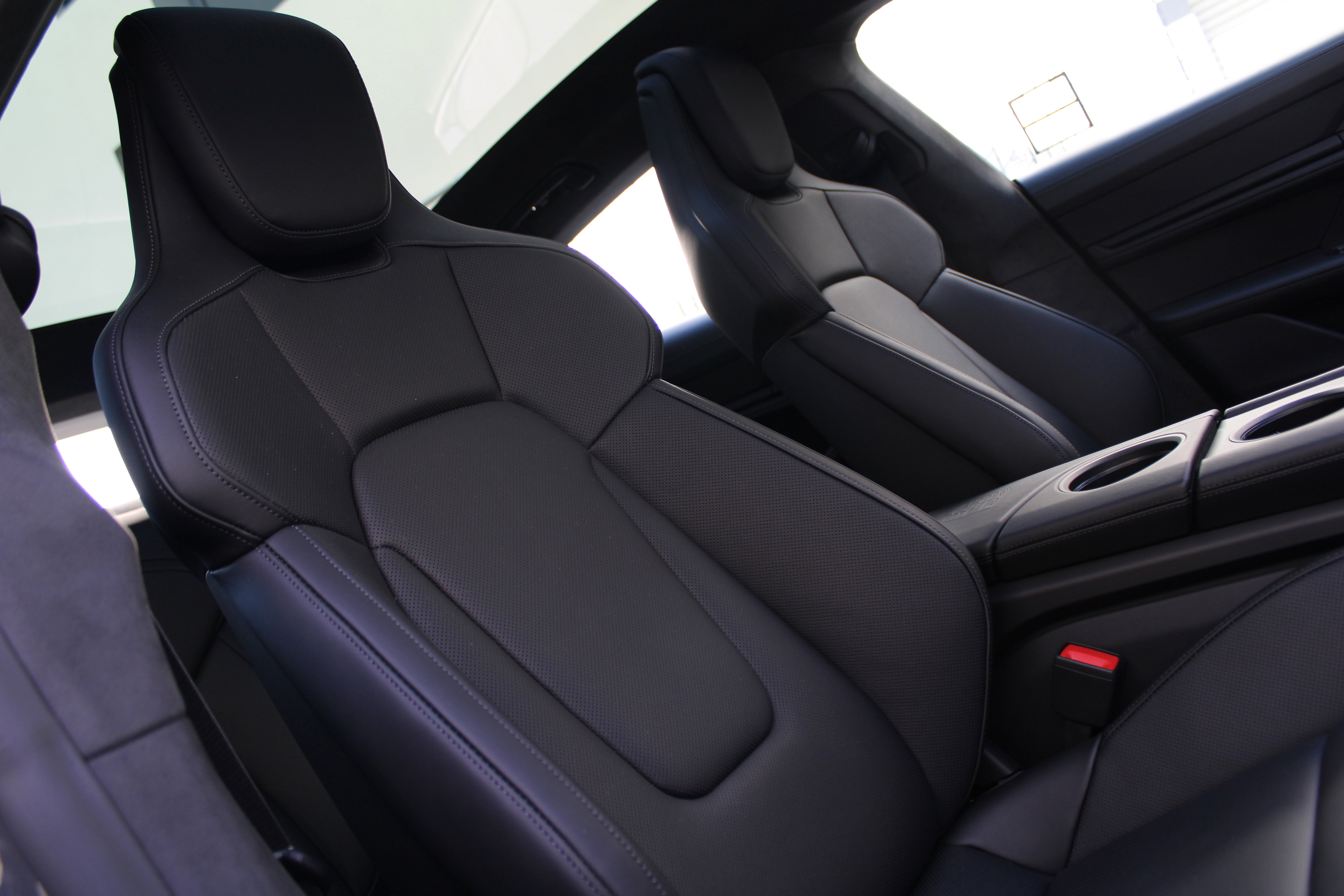 New 2026 Porsche Taycan GTS AWD/4WD image 32