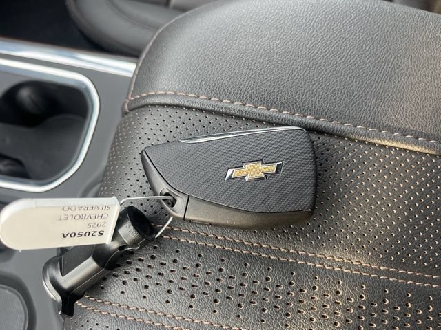 Used 2025 Chevrolet Silverado 1500 High Country AWD/4WD image 69