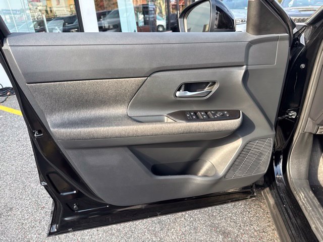 Used 2026 Nissan Kicks SV AWD/4WD image 29
