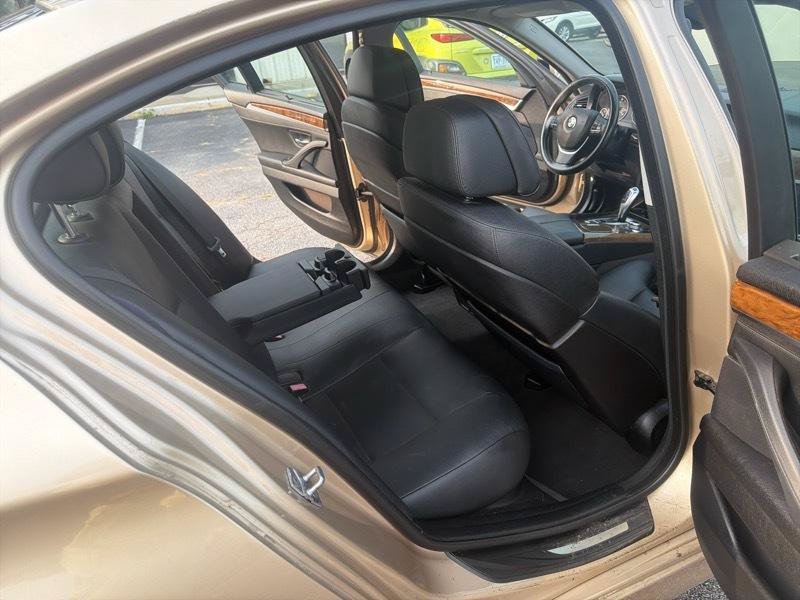 Used 2011 BMW 528i Sedan RWD image 15