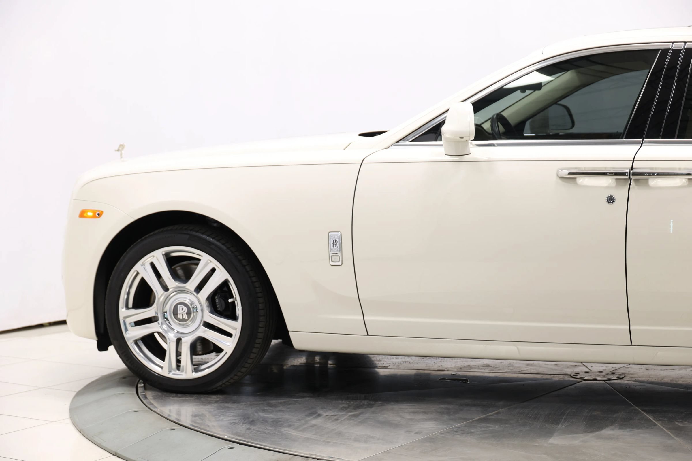 Used 2016 Rolls-Royce Ghost RWD image 7