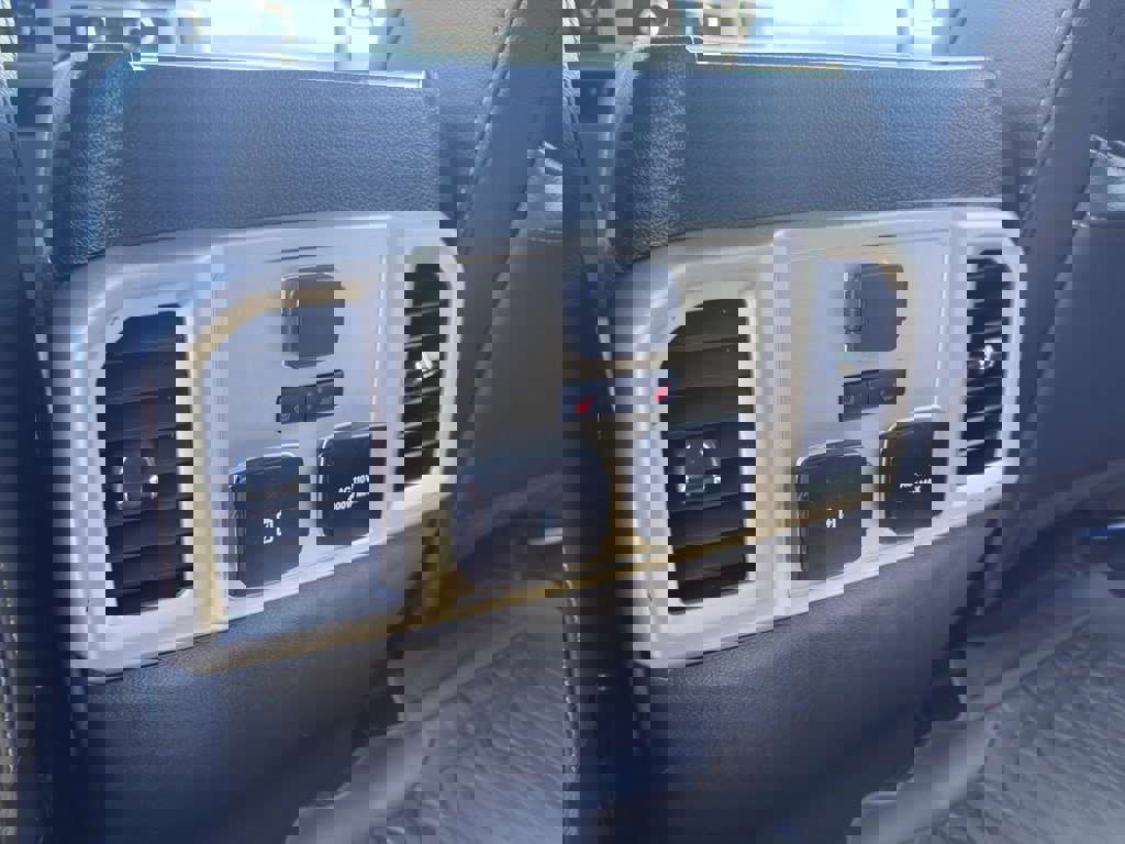 Used 2022 Ford F250 Lariat w/ Tremor Off-Road Package image 18