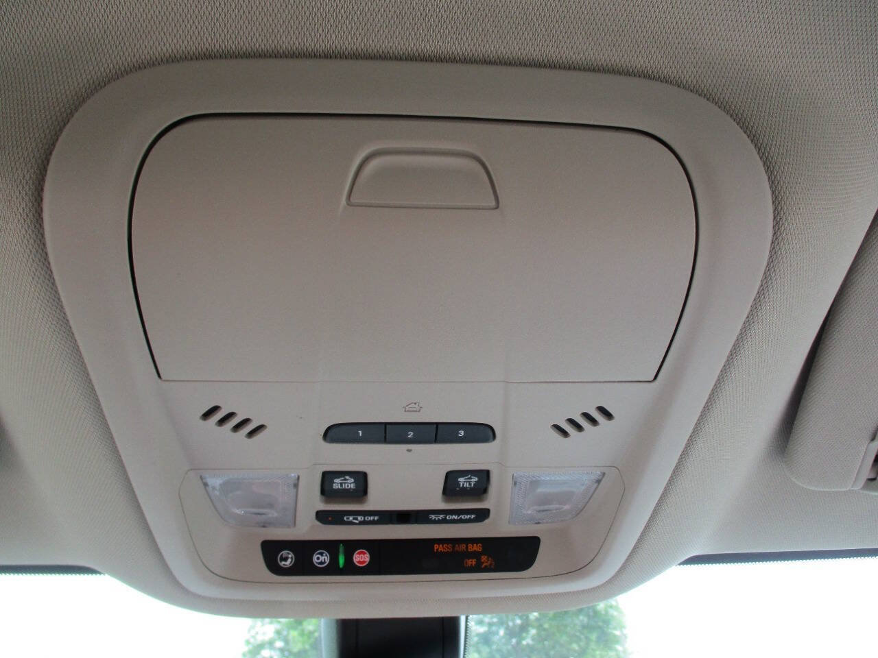 Used 2020 Buick Enclave Essence w/ LPO, Luxury Package FWD image 22