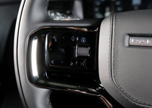 New 2026 Land Rover Range Rover Velar Dynamic SE image 17