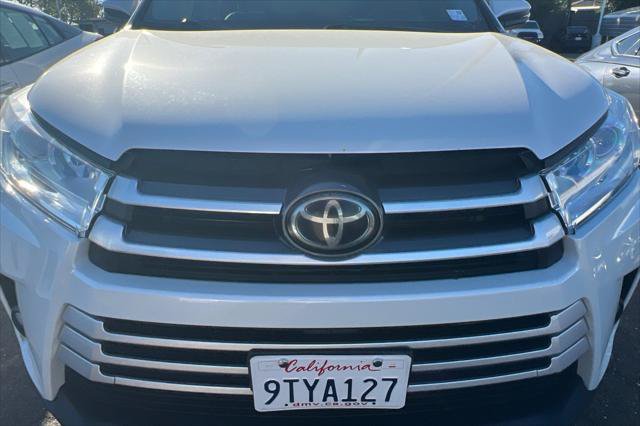 Certified 2019 Toyota Highlander XLE AWD/4WD image 12