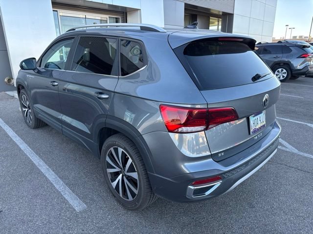 Used 2022 Volkswagen Taos SE FWD image 3