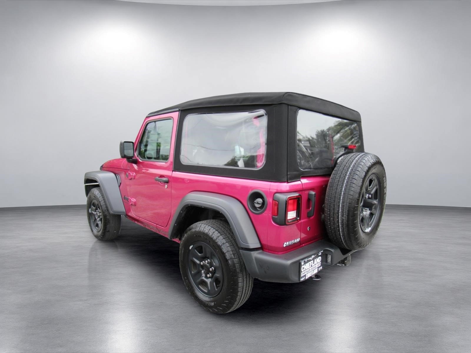 Used 2024 Jeep Wrangler Sport AWD/4WD image 5