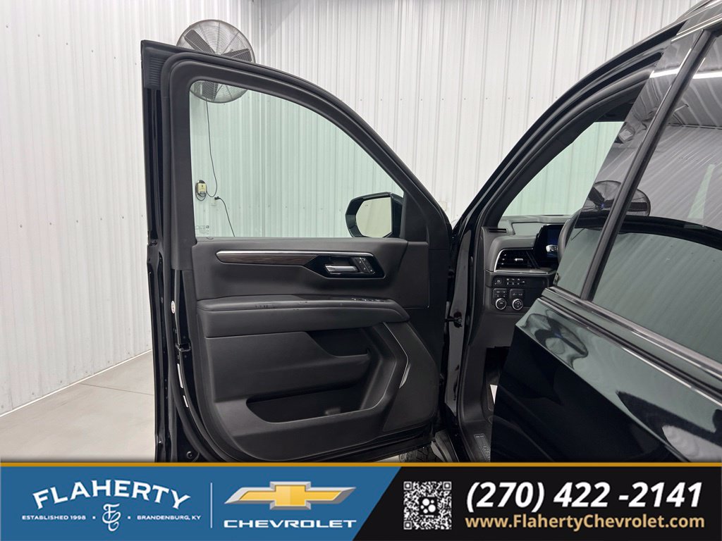 Used 2025 Chevrolet Tahoe Z71 AWD/4WD image 8