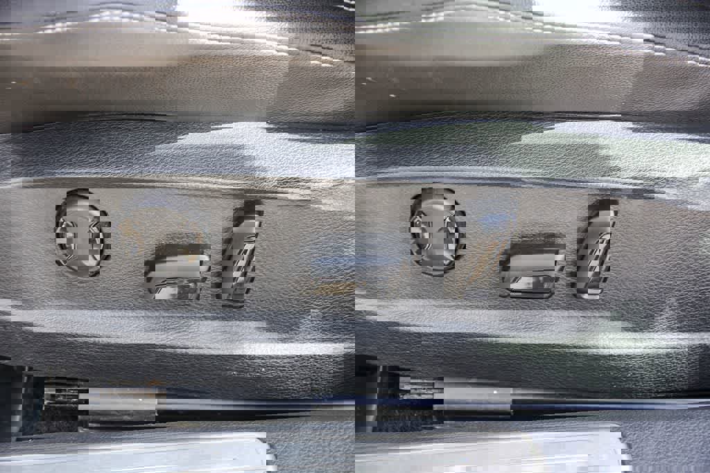 Used 2017 Volkswagen Golf R 4-Door image 17