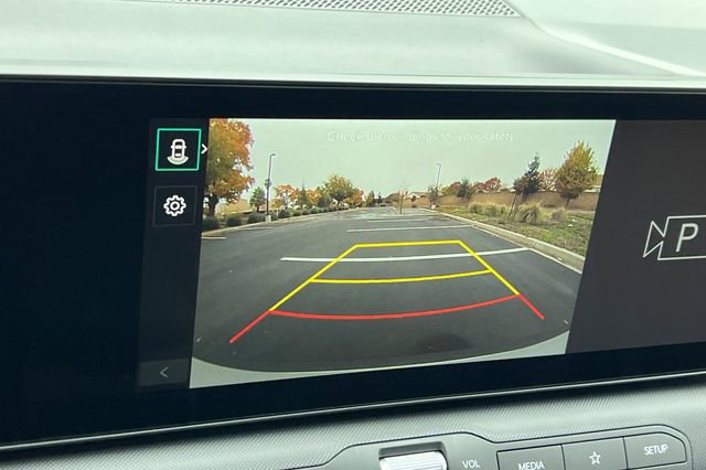 New 2025 Kia K4 LX image 21