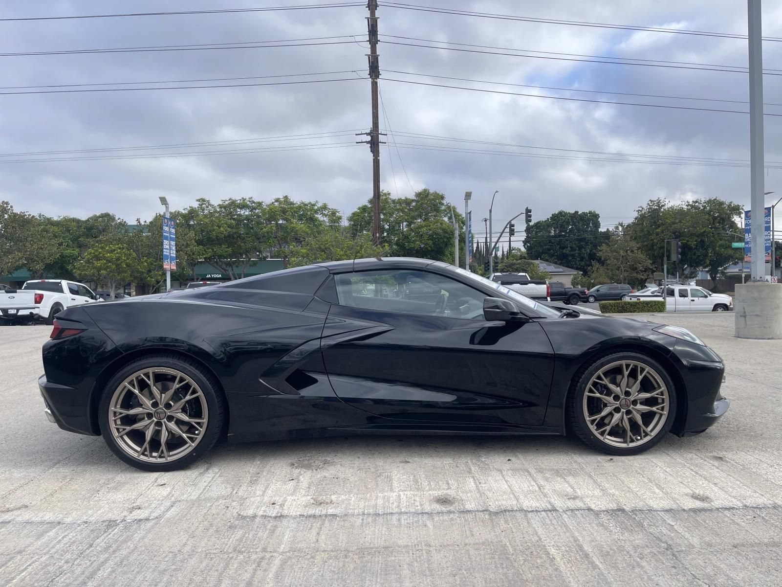 Used 2023 Chevrolet Corvette Stingray Convertible w/ 1LT RWD image 2