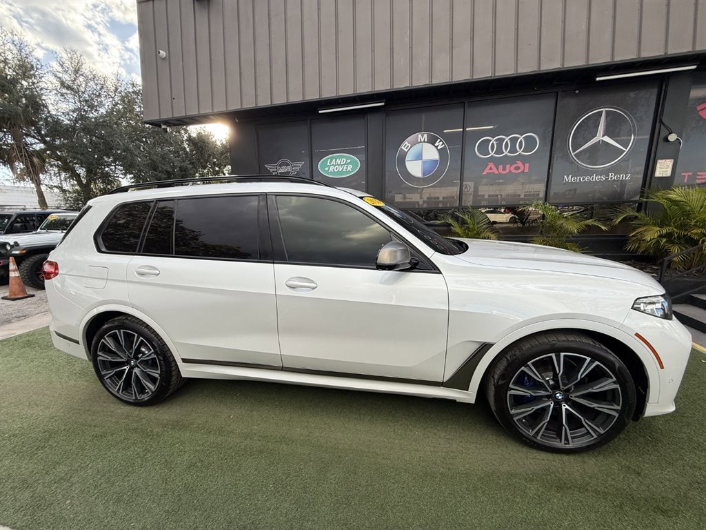Used 2020 BMW X7 M50i w/ Executive Package image 8