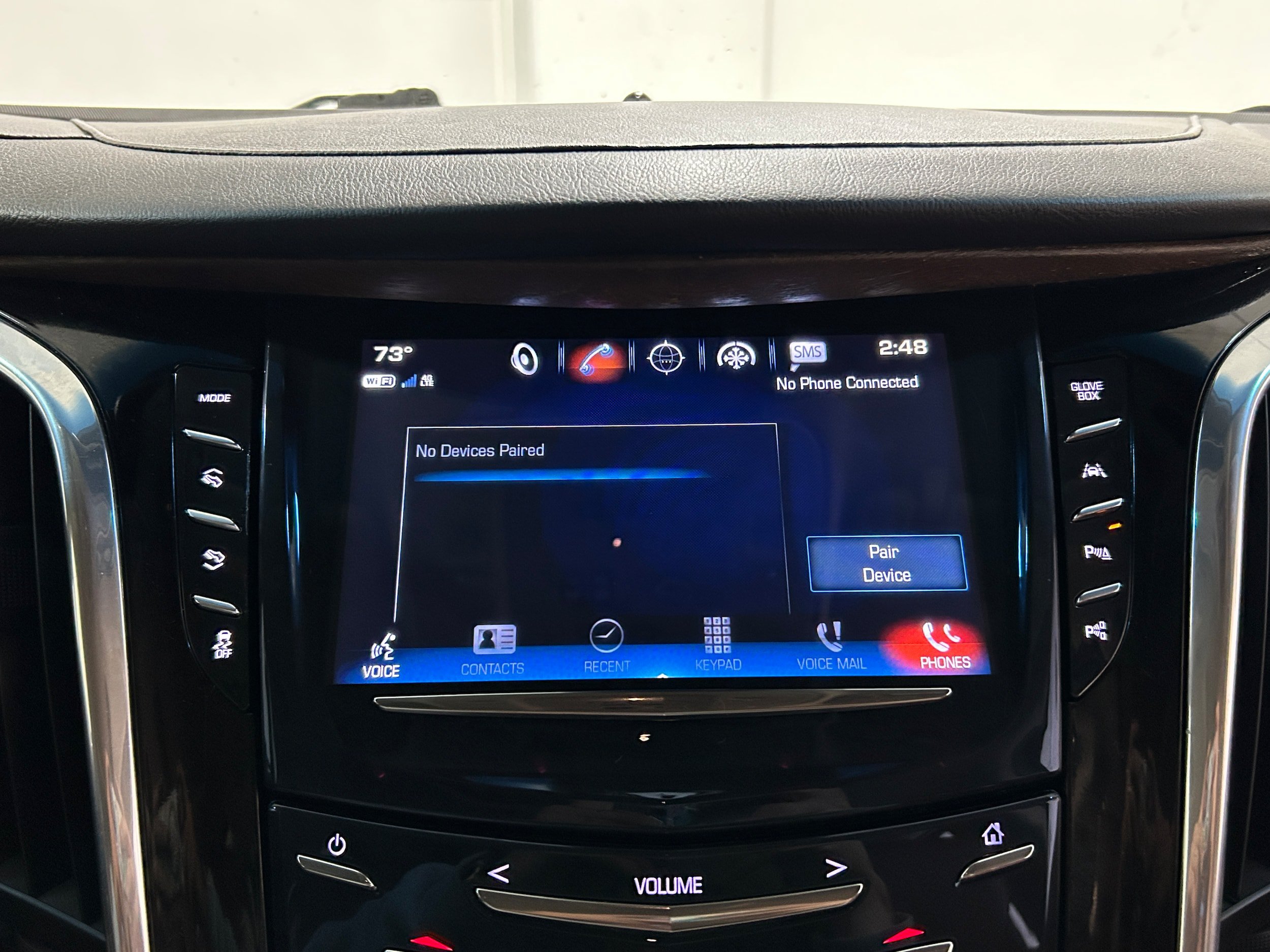 Used 2017 Cadillac Escalade Luxury AWD/4WD image 6