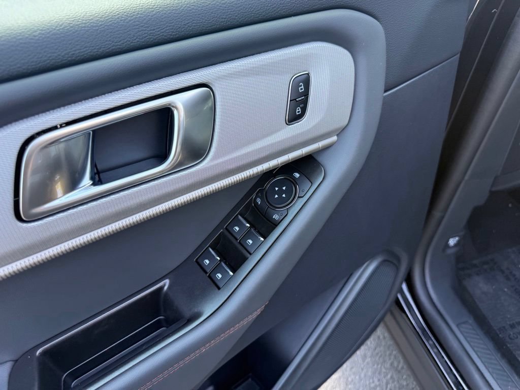 New 2026 Ford Explorer Active AWD/4WD image 13