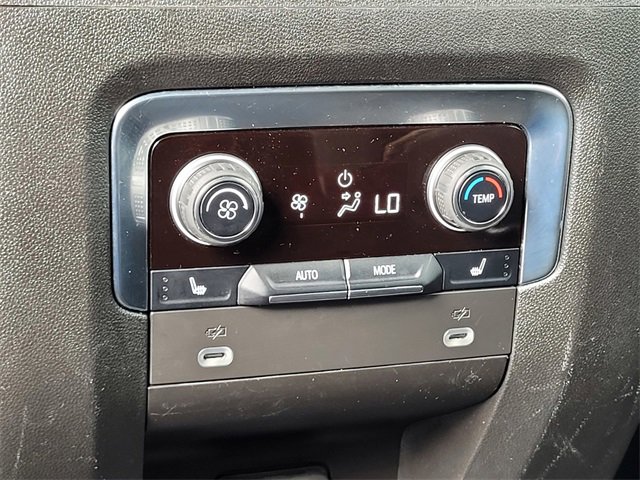 Used 2023 Chevrolet Suburban Premier image 14