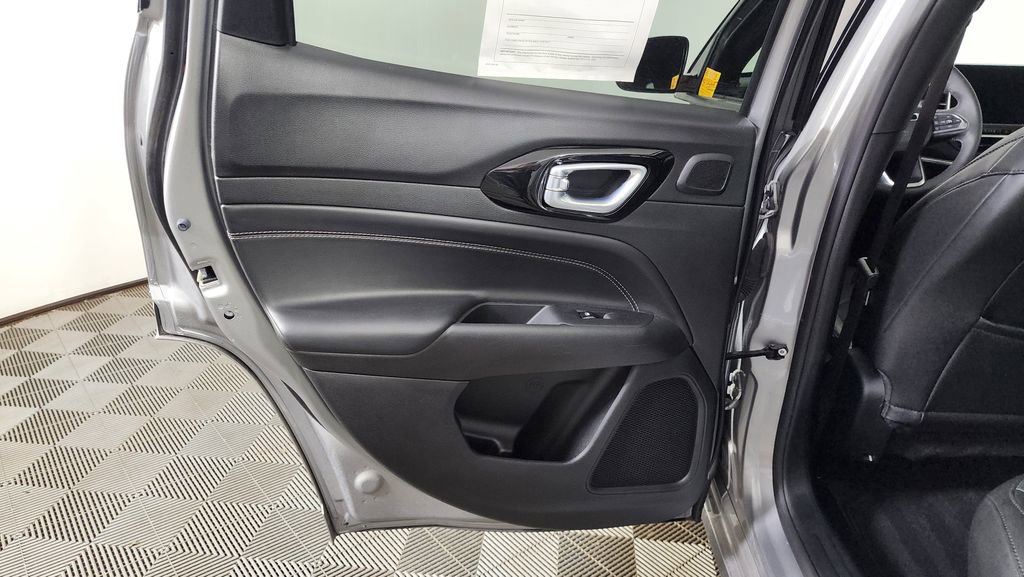 Used 2023 Jeep Compass High Altitude image 27