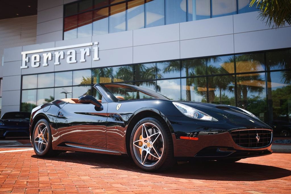 Used 2011 Ferrari California image 25