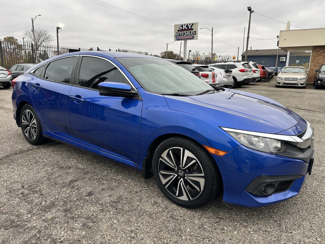 Used 2017 Honda Civic EX-L image 3