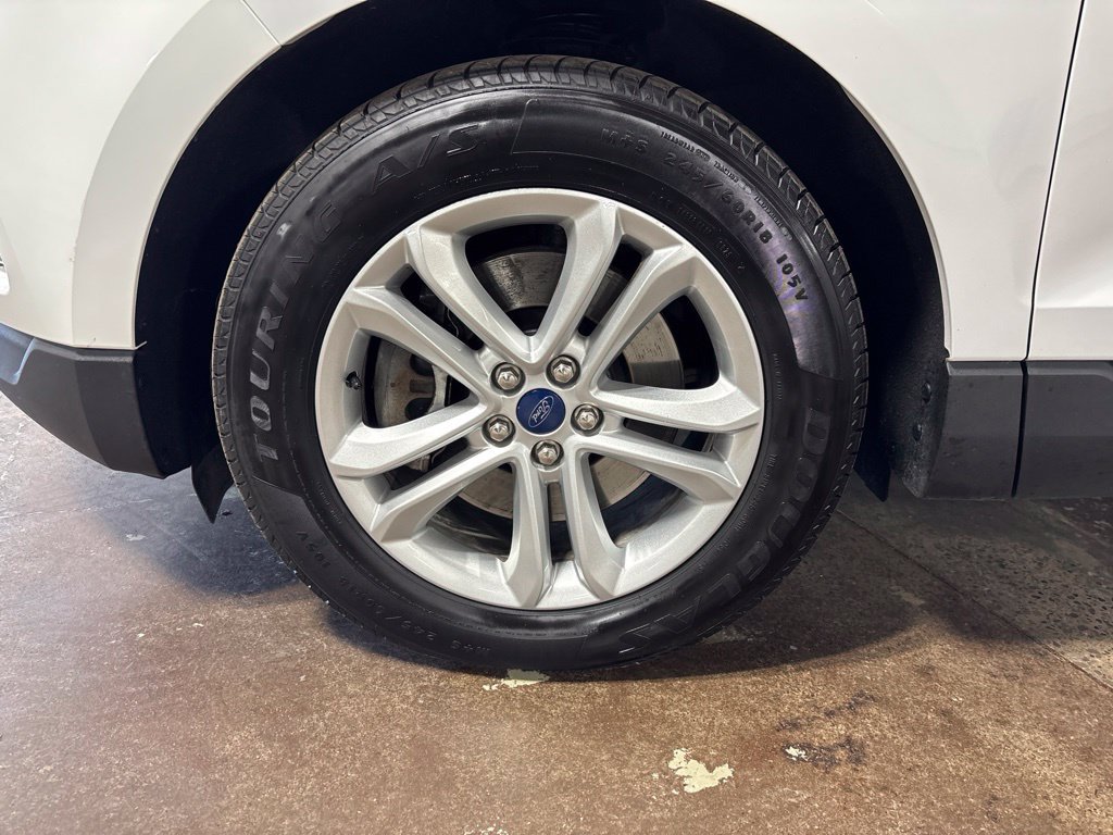 Used 2020 Ford Edge SEL w/ Cold Weather Package AWD/4WD image 10