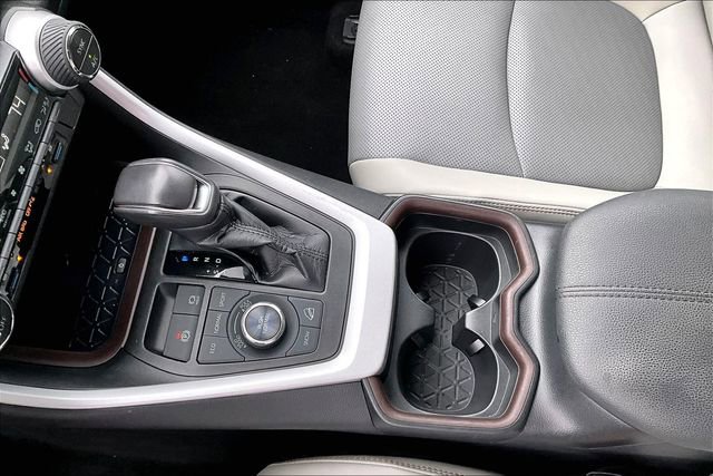 Used 2020 Toyota RAV4 Limited image 17