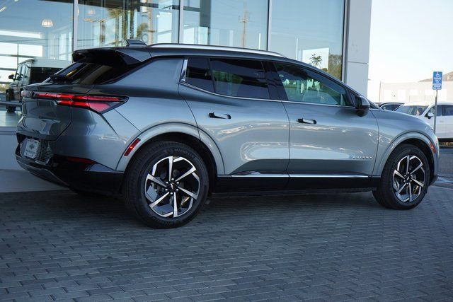 New 2025 Chevrolet Equinox EV LT image 23