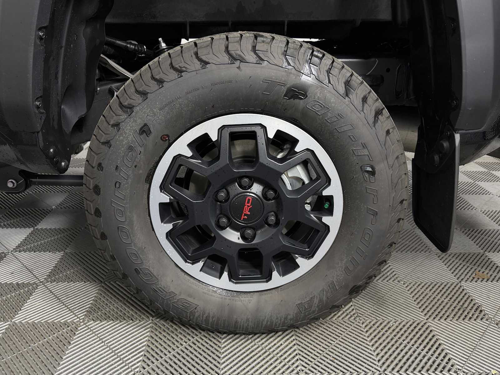 Used 2025 Toyota Tacoma TRD Off-Road AWD/4WD image 18