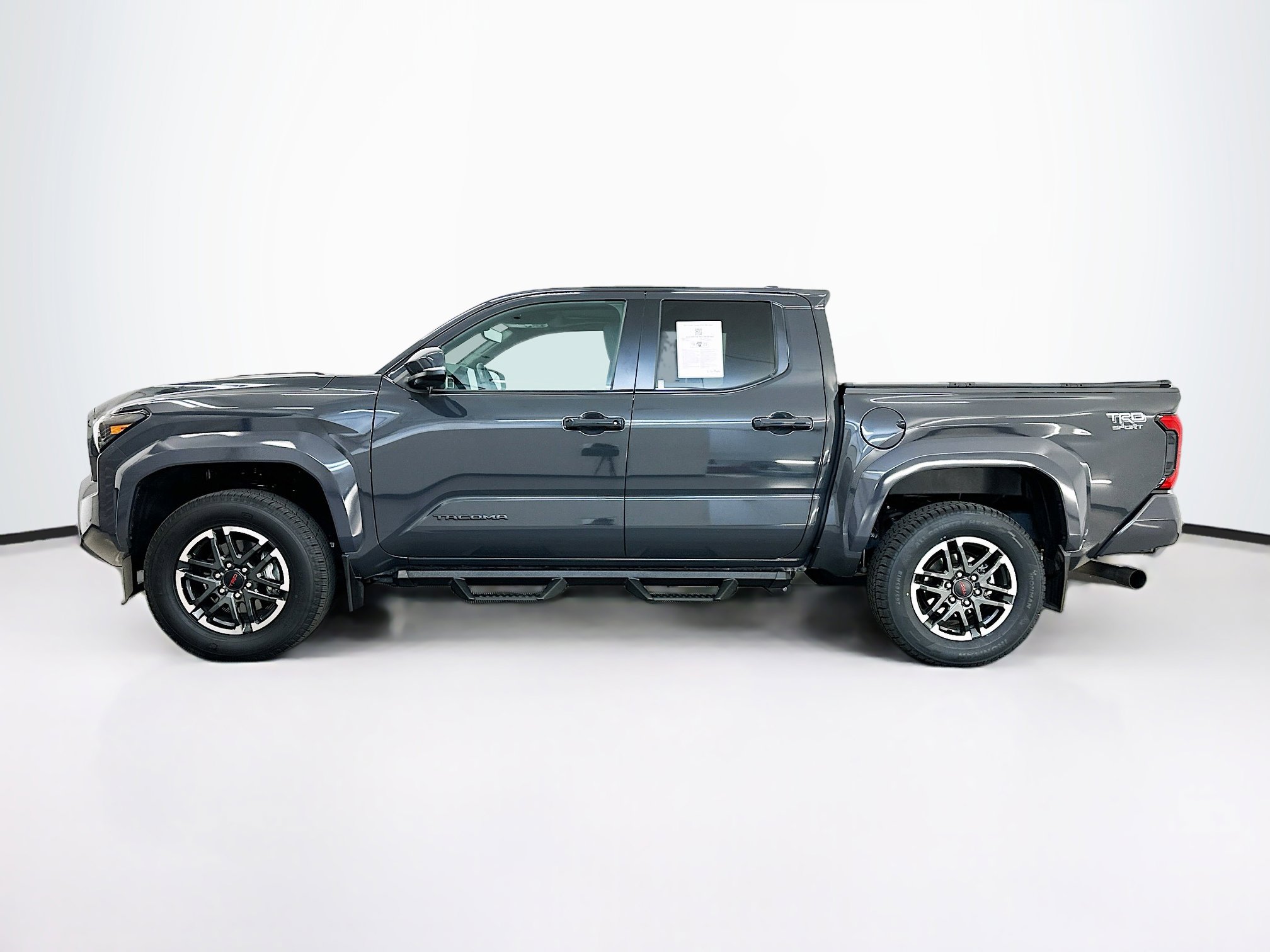 Used 2024 Toyota Tacoma TRD Sport w/ TRD Sport Upgrade Package image 4