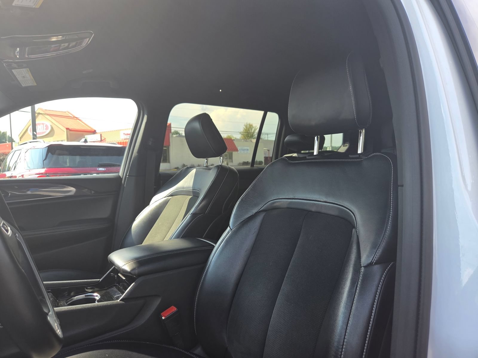 Used 2021 Jeep Grand Cherokee L Laredo AWD/4WD image 19