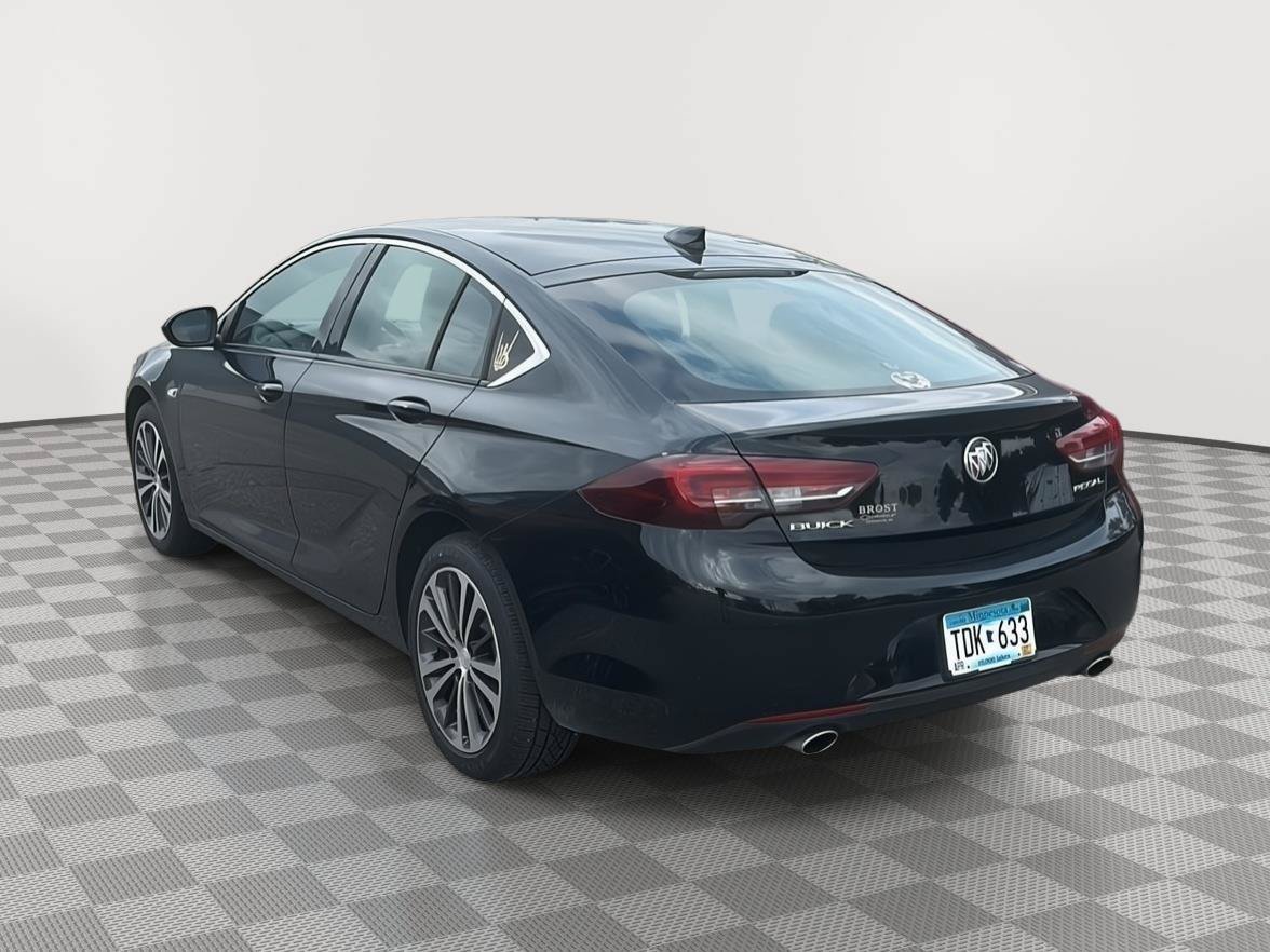 Used 2018 Buick Regal Essence FWD image 4