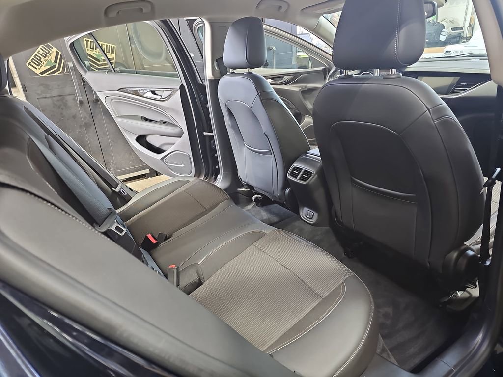 Used 2018 Buick Regal Preferred w/ Driver Confidence Package #1 image 11