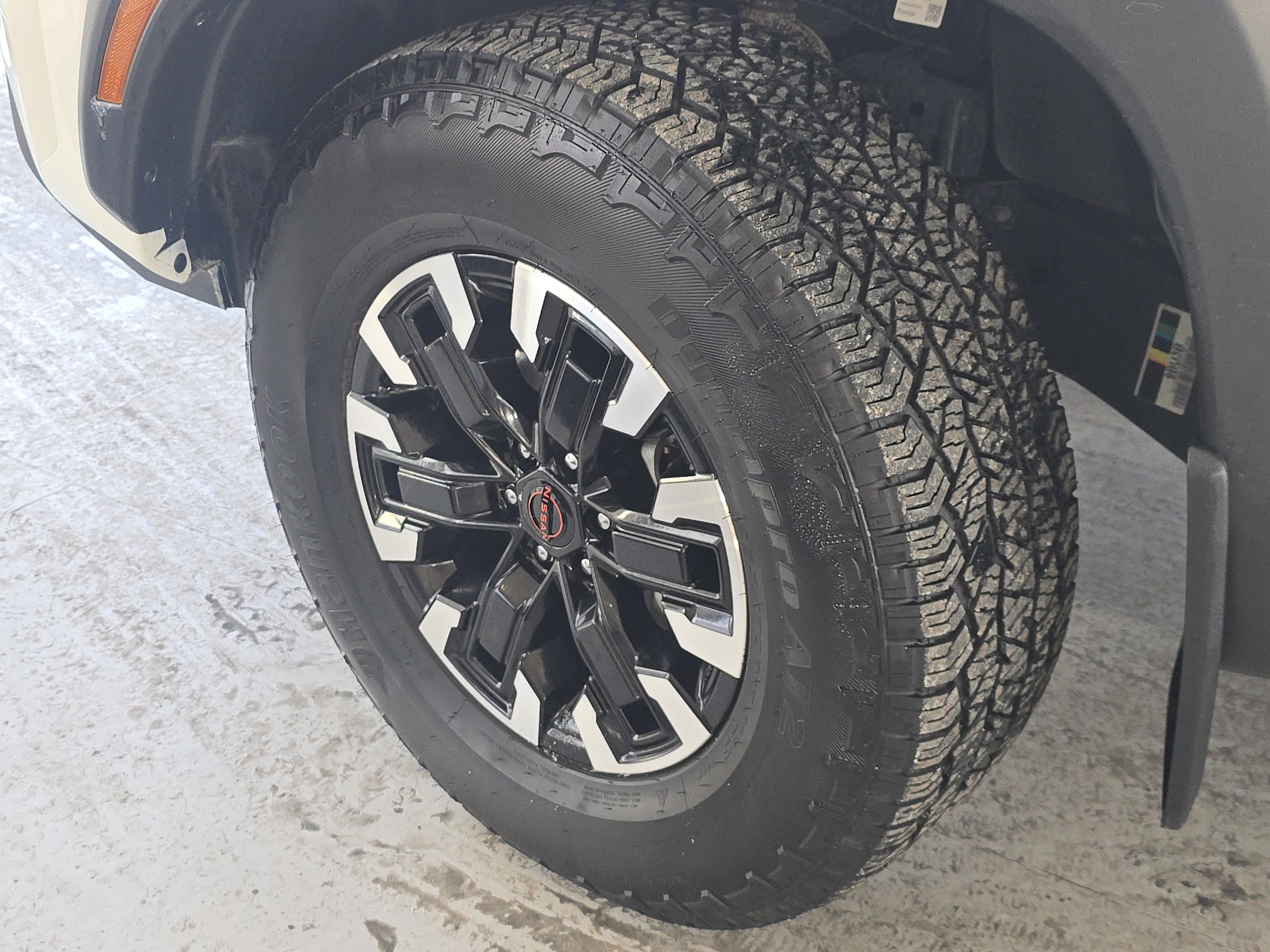 Used 2024 Nissan Frontier PRO-4X w/ Off-Road Protection Package image 10