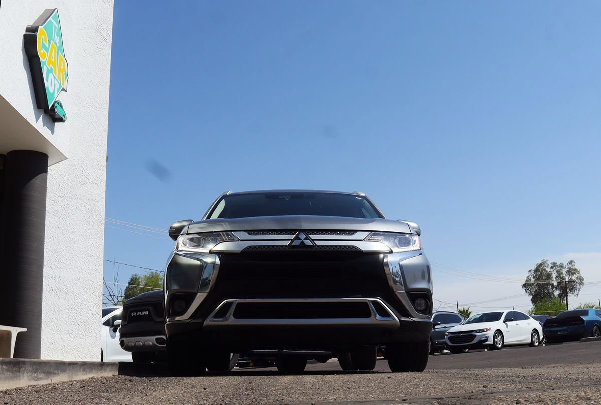 Used 2020 Mitsubishi Outlander SE image 17