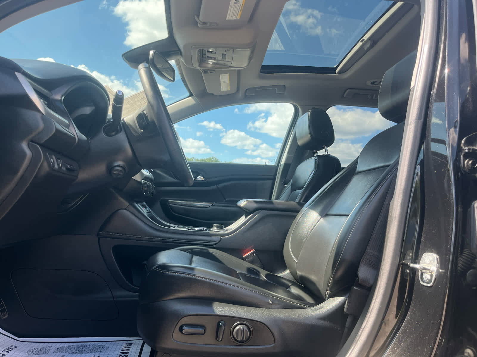 Used 2022 GMC Acadia SLT w/ Technology Package image 14