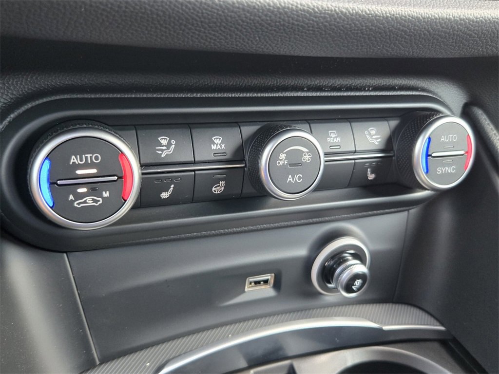 New 2026 Alfa Romeo Stelvio Sprint w/ Convenience Package image 9