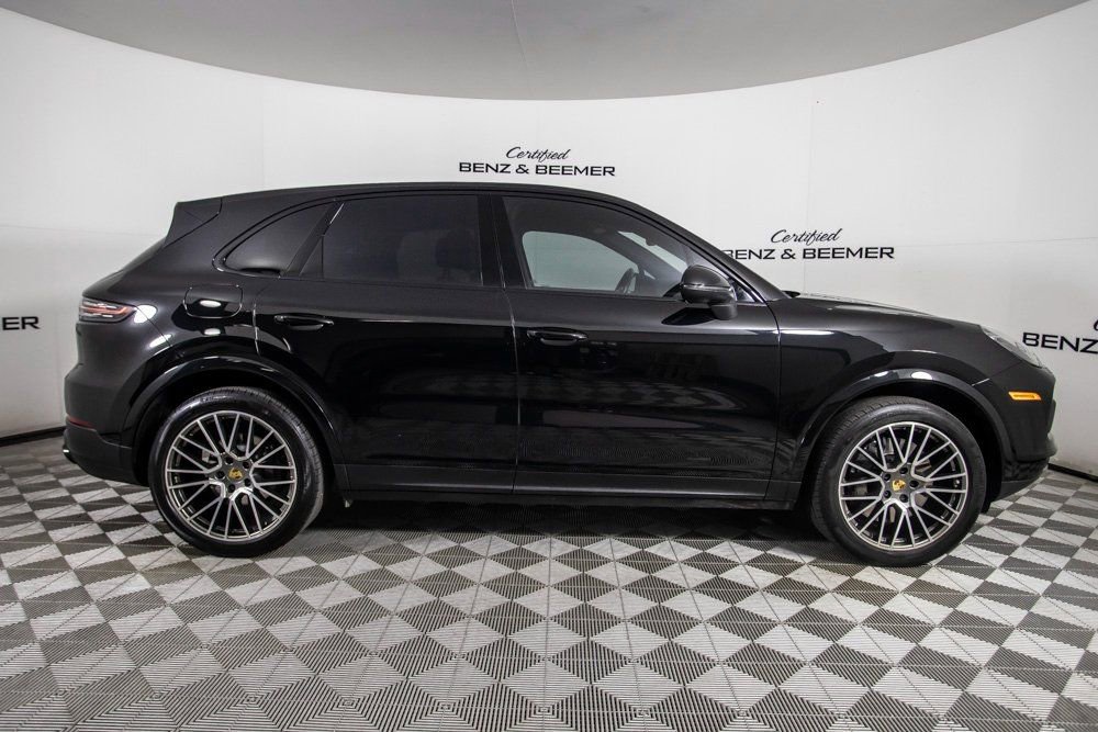 Used 2023 Porsche Cayenne S Platinum w/ Premium Package Plus image 13