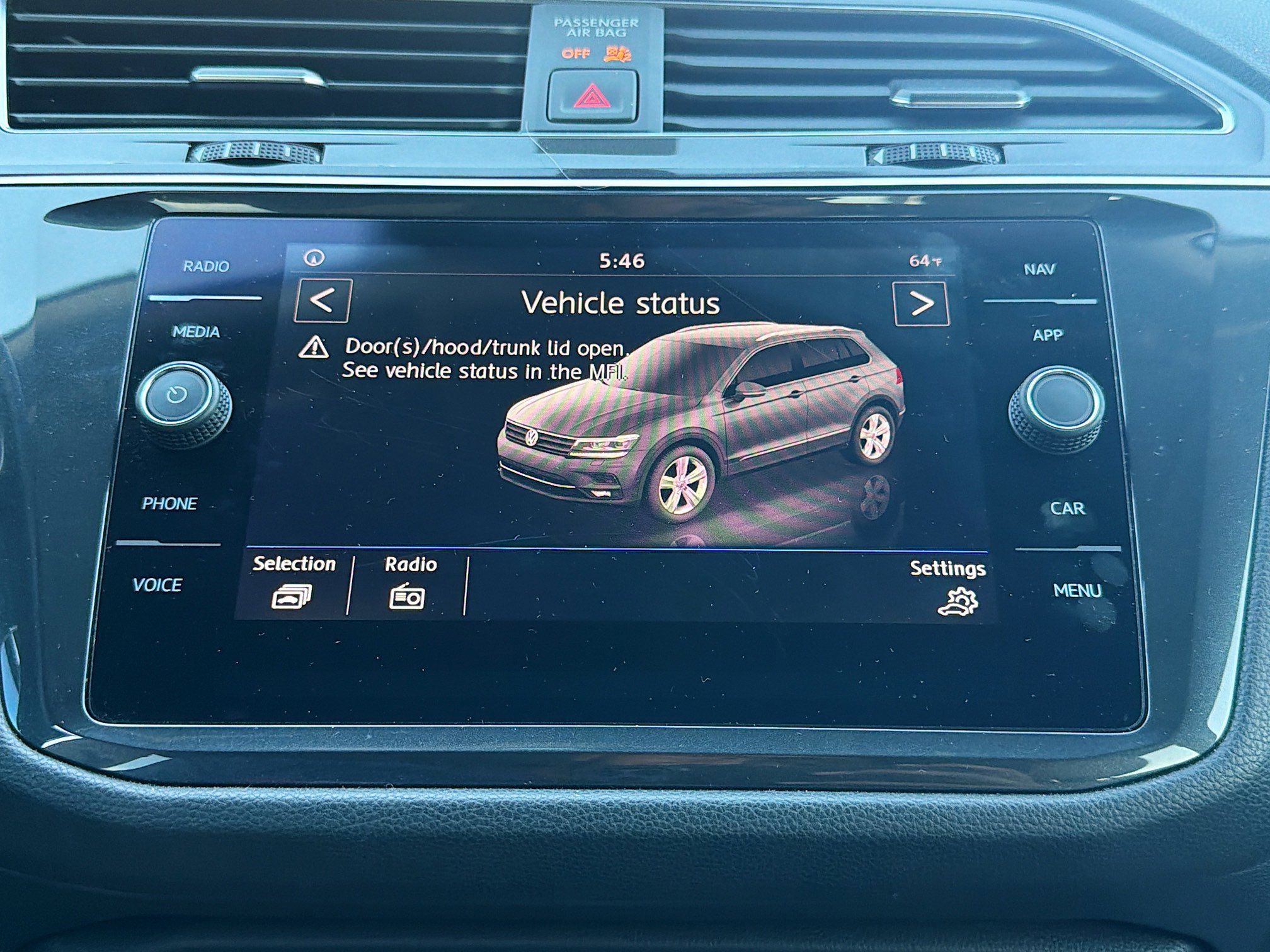 Used 2019 Volkswagen Tiguan SE image 30