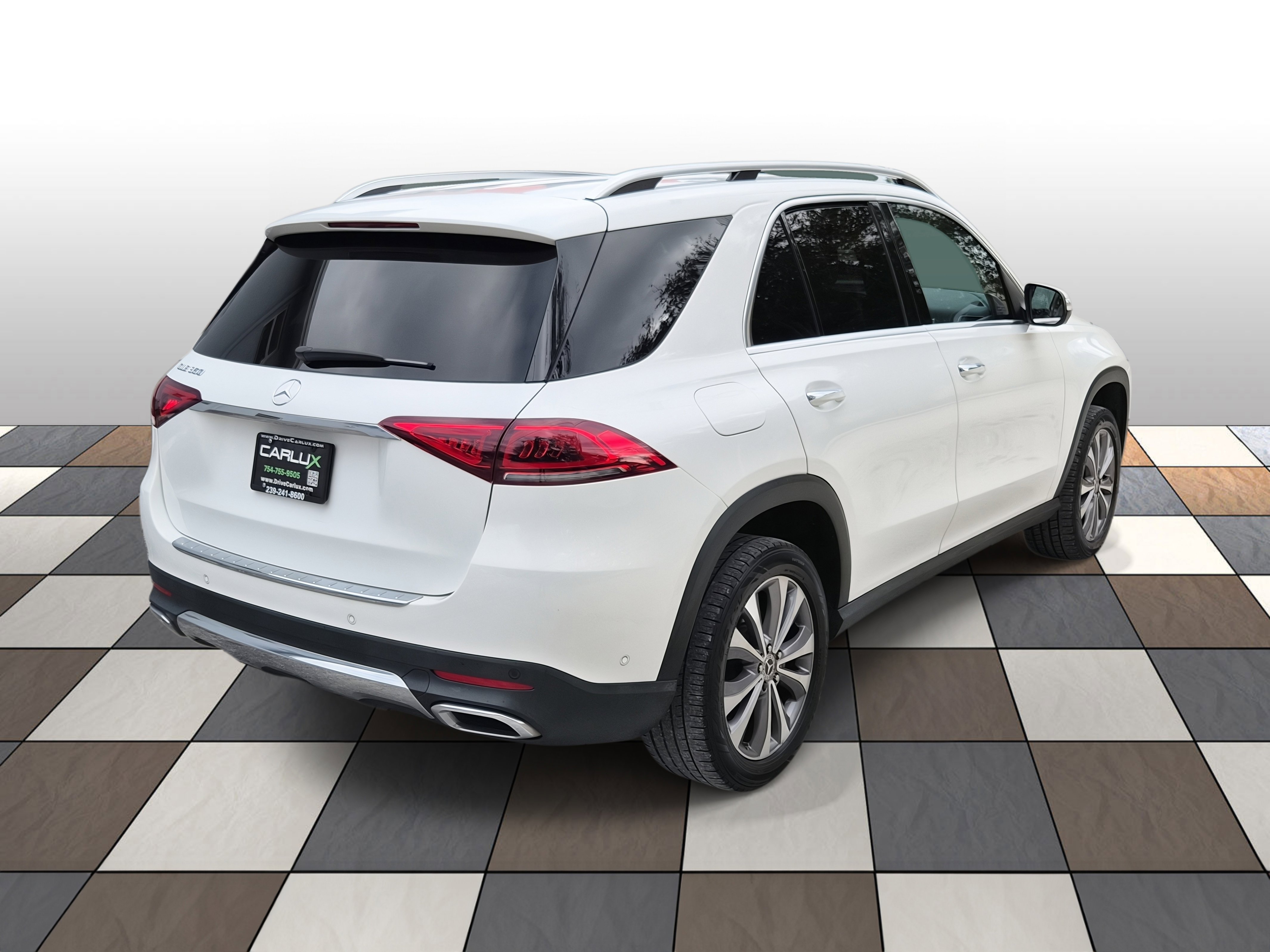 Used 2022 Mercedes-Benz GLE 350 w/ Premium Package image 4