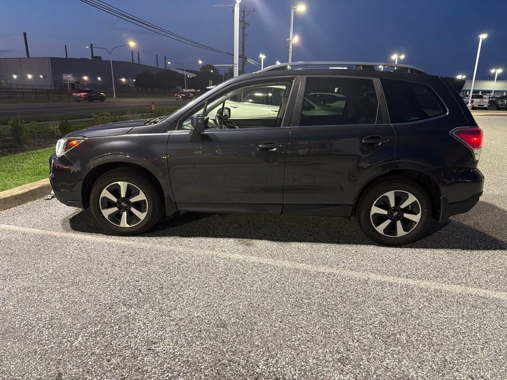 Used 2017 Subaru Forester 2.5i Limited AWD/4WD image 5