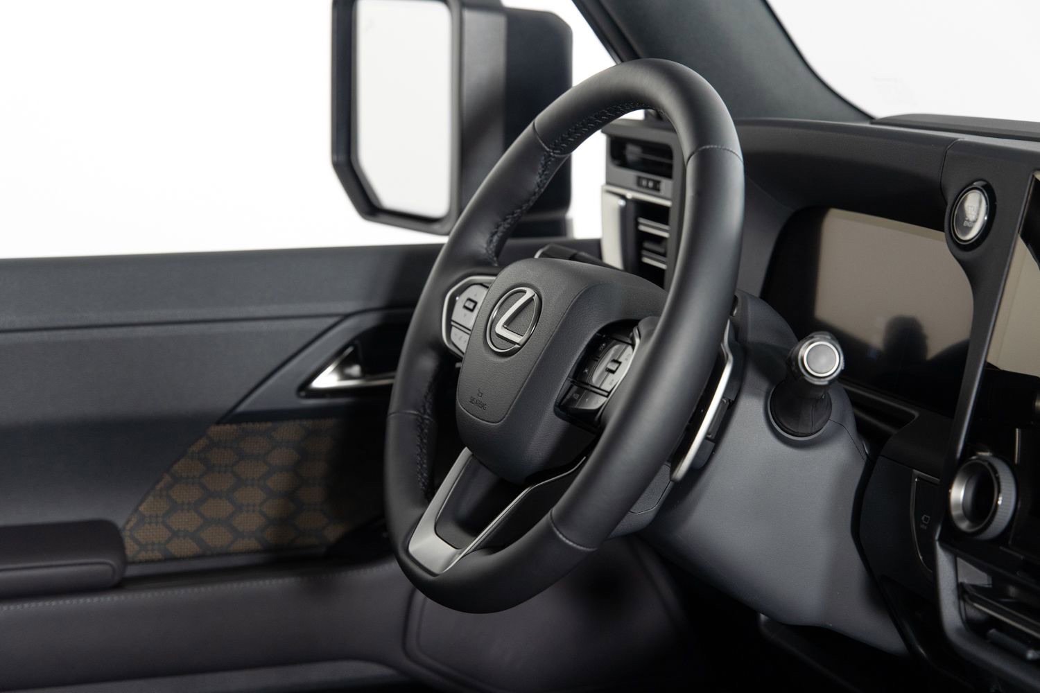 Used 2026 Lexus GX 550 w/ Accessory Package (2T) AWD/4WD image 34