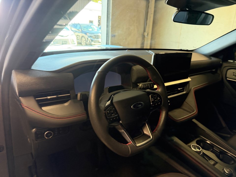 Used 2026 Ford Explorer ST-Line w/ ST-Line Street Pack AWD/4WD image 34