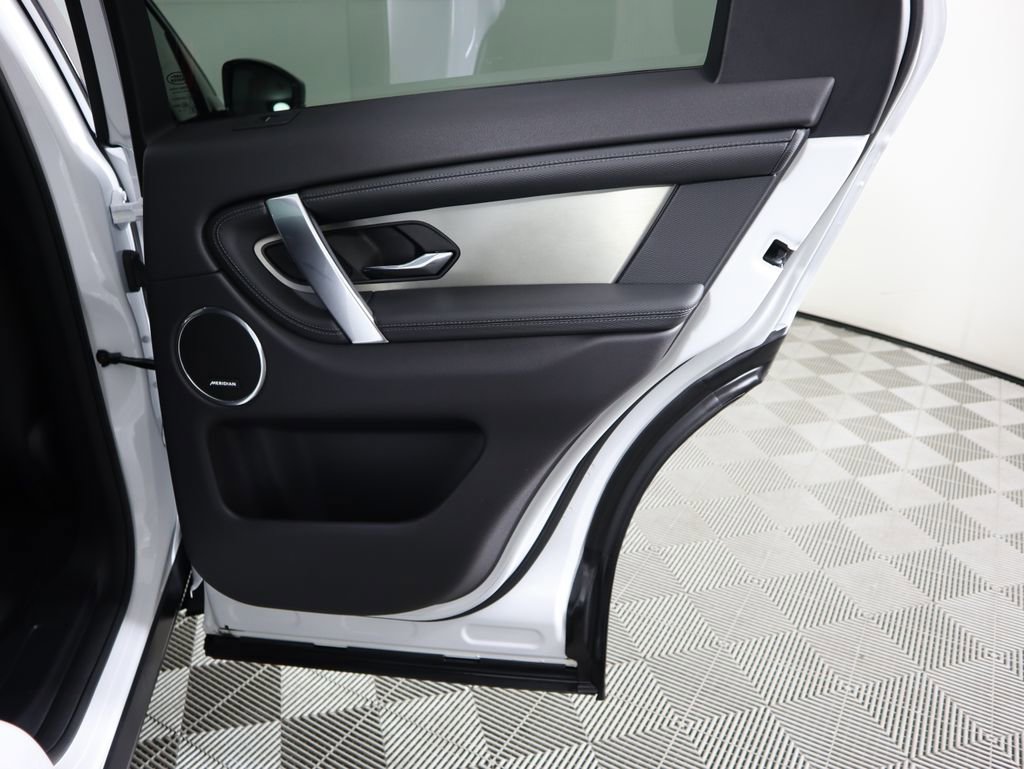 Used 2024 Land Rover Discovery Sport Dynamic SE image 28