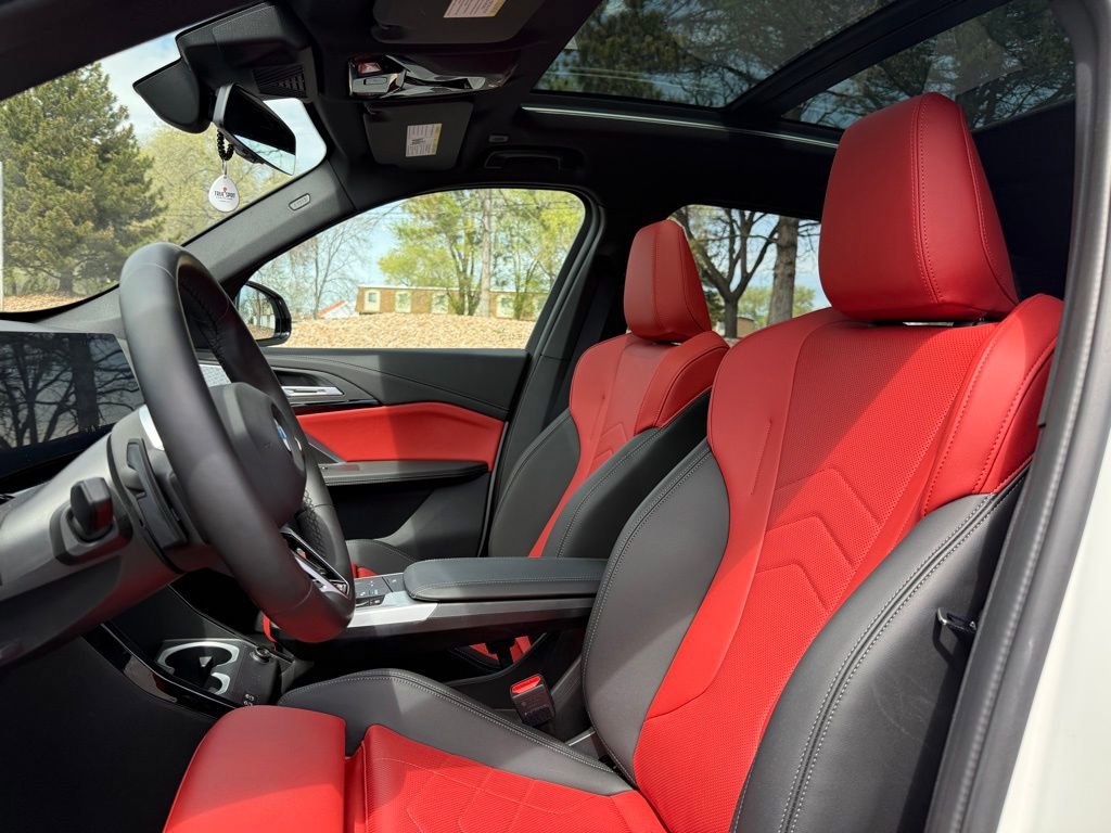 Used 2025 BMW X1 xDrive28i w/ Premium Package image 16