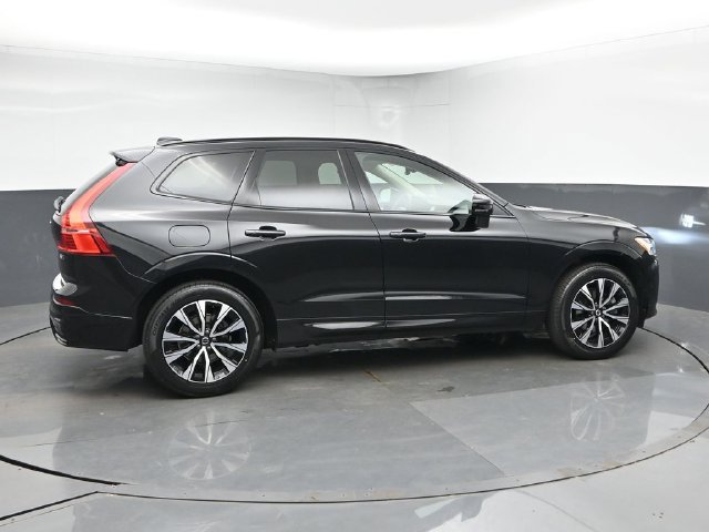 Used 2024 Volvo XC60 B5 Plus w/ Protection Package Premier AWD/4WD image 9